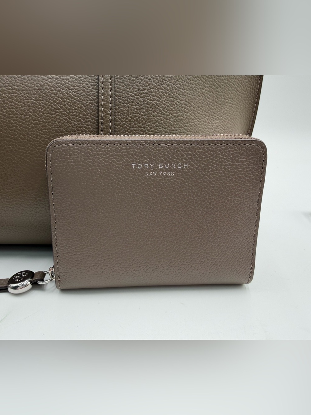 Tory Burch SMALL PERRY ZIP TOTE & Romy Medium Zip Around Wallet - Picture 9 of 15
